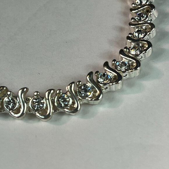 Swarovski Elements Tennis Bracelet Charm silver plated light weight - Picture 2 of 6